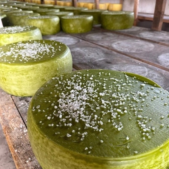 yedi değirmen pesto kaşar, şirden mayalı, kaşar peyniri, şirden mayalı peynir, pestolu kaşar